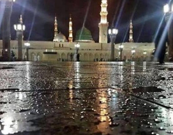 مدینہ منورہ میں باران رحمت، مسجد نبویؐ اور گنبدِ خضریٰ کے دلکش مناظر نے روح کو معطر کر دیا