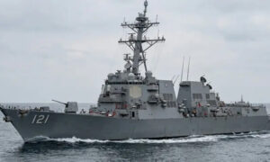 امریکی جنگی جہازوں کا آبنائے ہرمز میں پاسدارانِ انقلاب سے آمنا سامنا