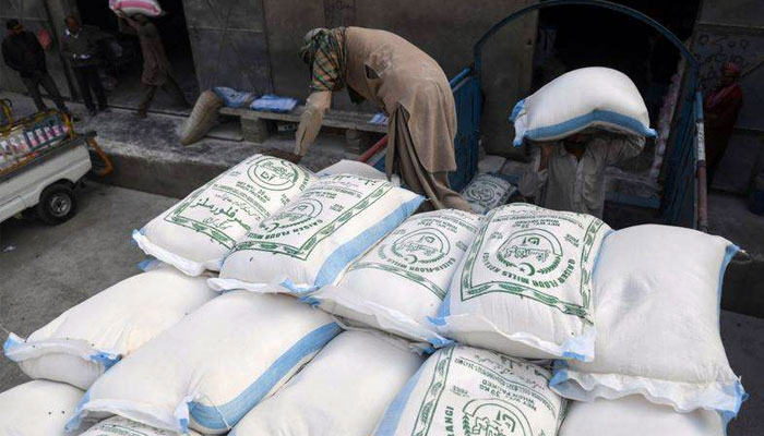 ملک کے مختلف شہروں میں آٹےکی قیمتوں کو پر لگ گئے