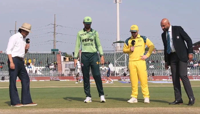 پہلا ون ڈے: پاکستان کا آسٹریلیا کیخلاف ٹاس جیت کر بولنگ کا فیصلہ