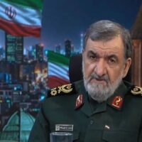 امریکا کو جنگ میں ایران کے تمام نقصانات کا ہرجانہ ادا کرنا ہوگا؛ مشیرِ مجتبیٰ خامنہ ای