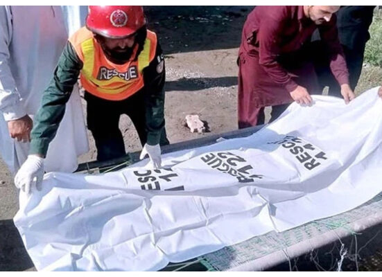 شکارپور: باراتیوں کی بس کھائی میں جاگری، 8 افراد جاں بحق، دلہا دلہن سمیت 26افراد زخمی