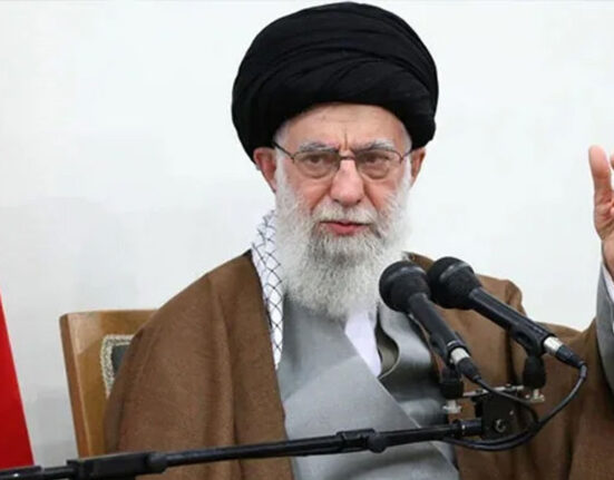 ایران کے شہید رہنما آیت اللہ خامنہ ای کی نماز جنازہ ادا کر دی گئی: برطانوی اخبار کا دعویٰ