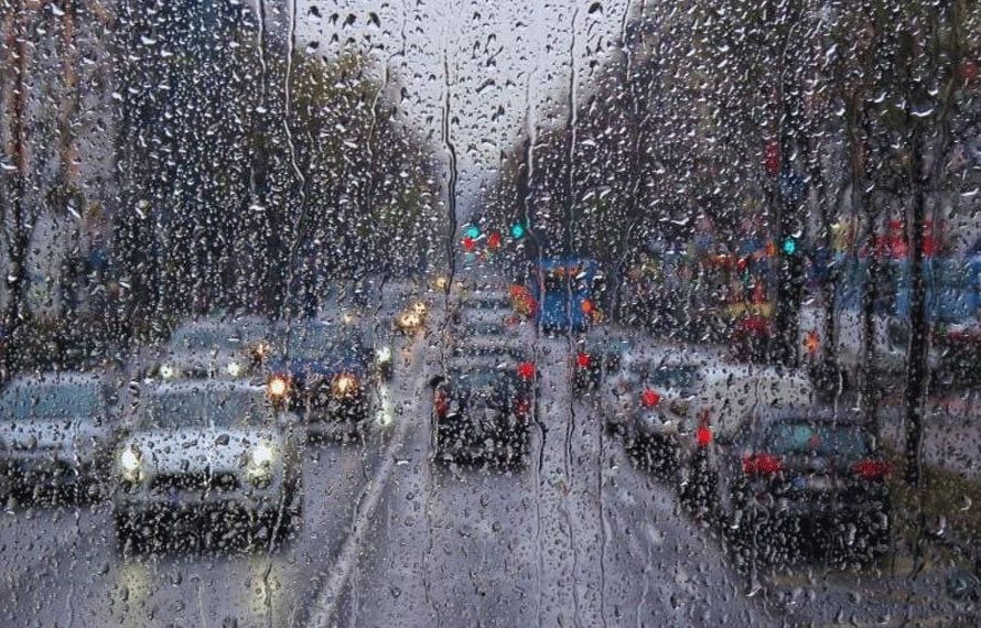 موسم نے کروٹ بدل لی! مختلف علاقوں میں گرج چمک کے ساتھ بارش کی پیشگوئی