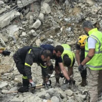 ایران میں امریکا اور اسرائیل کے گرائے بم ناکارہ بنانے کے دوران دھماکا، 14 اہلکار جاں بحق