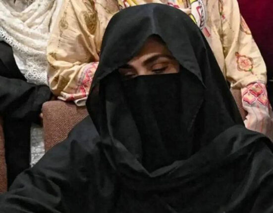 بشریٰ بی بی آنکھ کے علاج کے لیے نجی ہسپتال منتقل
