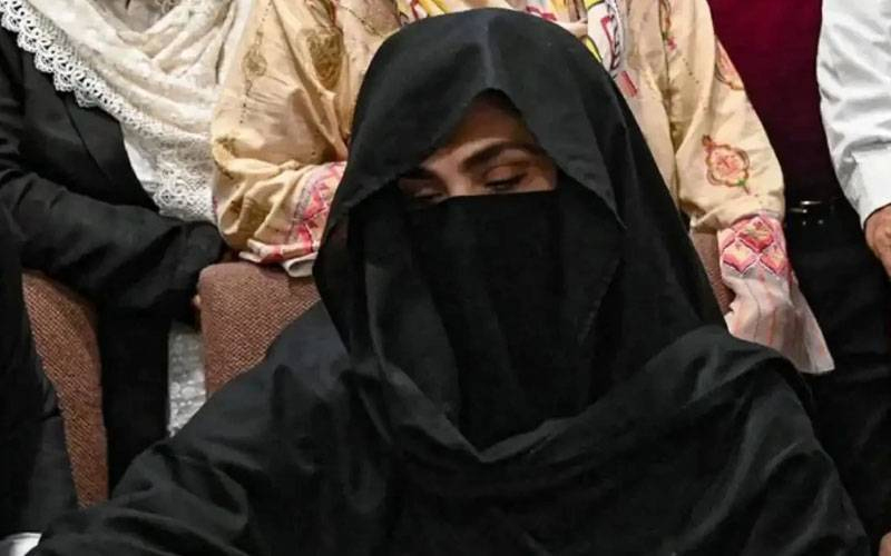 بشریٰ بی بی آنکھ کے علاج کے لیے نجی ہسپتال منتقل