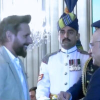 شاہد آفریدی کو کھیل کے شعبے میں نمایاں خدمات پر ہلالِ امتیاز سے نواز دیا گیا