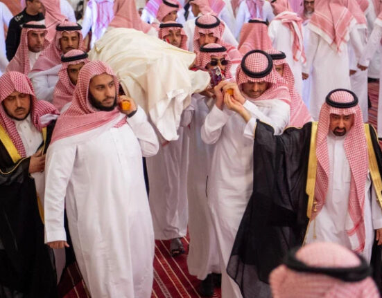 سعودی شہزادے کا انتقال،شاہی خاندان غم میں ڈوب گیا