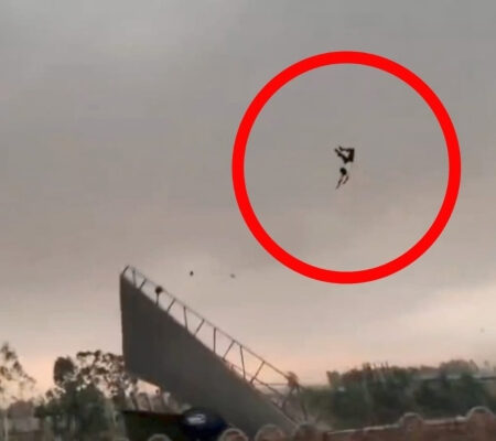 طاقتور طوفان کے باعث ایک شخص کے ہوا میں اڑنے کی ویڈیو وائرل