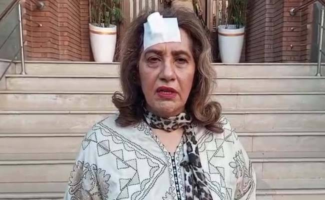 مسلم لیگ ن کی ایم پی اے عظمی کاردار جم کرتے ہوئے سر پر راڈ لگنے سے زخمی