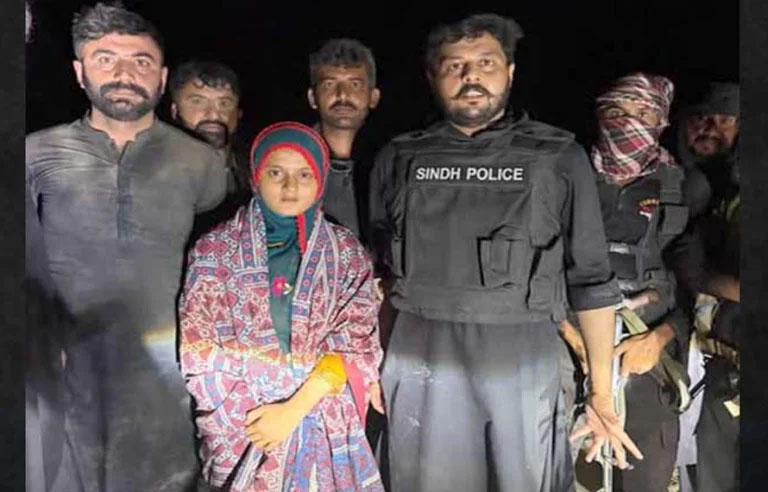 پولیس کی کارروائی! پشاور سے اغوا کی گئی 11 سالہ بچی کو باحفاظت بازیاب