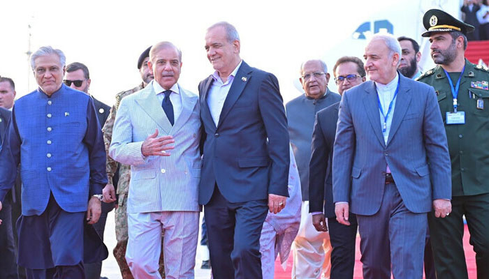 ایسا نہیں ہو سکتا دوسروں کے پاس میزائل ہوں اور ایران کے پاس نہ ہوں: شہبازشریف