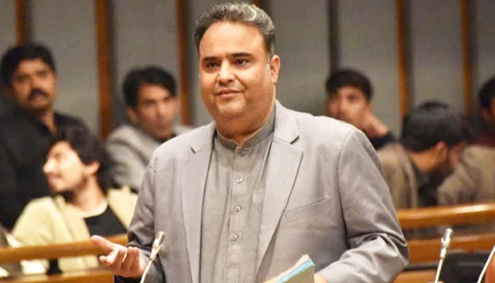 قرآن نے سود لینے سے منع کیا لیکن پاکستان کا آدھا بجٹ سودکی نذر ہورہا ہے: سینیٹر دنیش کمار