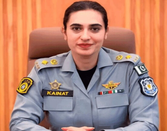 ٹریفک نظم و ضبط میں بہتری کے عزم کیساتھ کائنات اظہر خان نے چارج سنبھال لیا