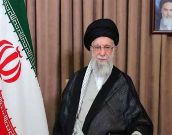 ایران کے سابق سپریم لیڈر شہید آیت اللہ خامنہ ای کی تدفین جولائی تک مؤخر