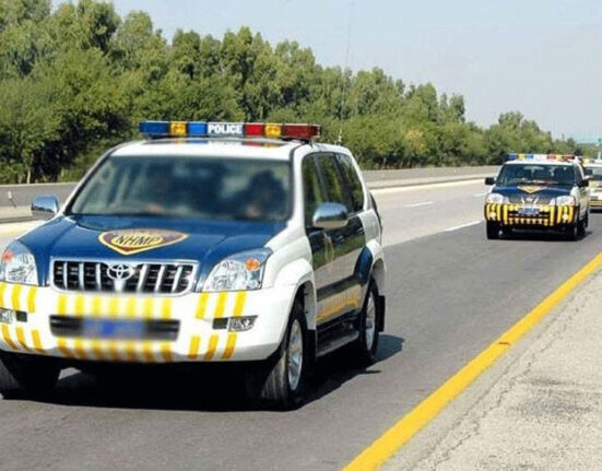 موٹروے پولیس کا بڑا فیصلہ، وردی میں لفٹ لینے پر مکمل پابندی عائد