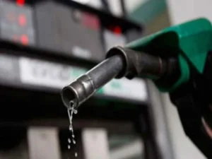 عالمی منڈی میں خام تیل کی قیمتوں میں مزید کمی ، شہریوں کیلئے اچھی خبر آگئی
