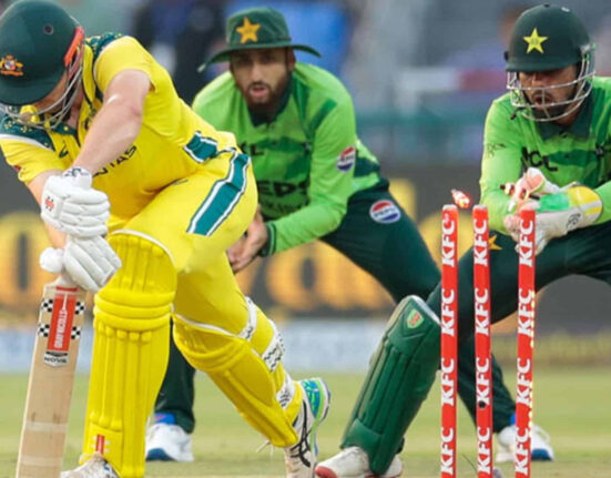 پاکستان نے آسٹریلیا کو تیسرے ونڈے میں 4وکٹ سے ہرا دیا