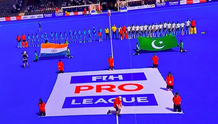ایف آئی ایچ پرو لیگ؛ پاک بھارت میچ کے آغاز پر پاکستان کا غلط پرچم پیش کردیا گیا