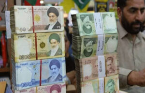 کرنسی مارکیٹ بدل گئی، ریال کی قدر میں تیزی سے اضافہ ، ڈالر کی قیمت نیچے آگئی