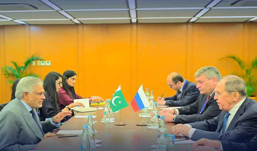 منیلا: اسحاق ڈار کی روسی ہم منصب سے ملاقات، باہمی تعاون کے فروغ پر اتفاق