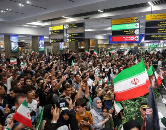 فٹبال ورلڈ کپ! ایرانی ٹیم کی وطن واپسی پر ایسا شاندار استقبال کہ دنیا دیکھتی رہ گئی