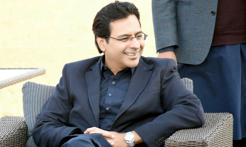 نہ 5 پیسے، نہ 10 پیسے، پٹرول کی قیمت میں 35 پیسے کی ’’عظیم الشان‘‘ کمی پر مونس الٰہی کے بیان نے حکومت کو آگ بگولہ کر دیا