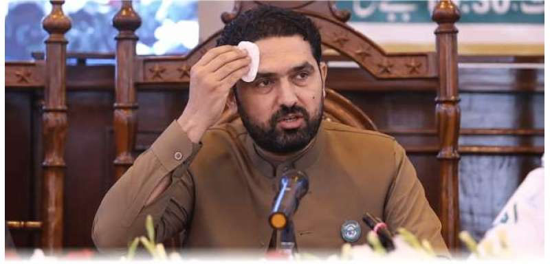 ایئرکنڈیشن صحیح نہیں چل رہا، سہیل آفریدی کے ماتھے پر پسینہ آنے کی وجہ سے الیکٹریشن کو نوکری سے فارغ