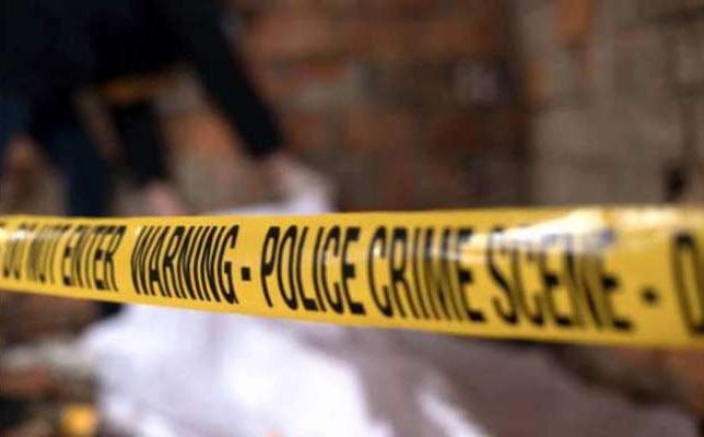 غیرت کے نام پر بیٹا اپنی بوڑھی ماں اور 60 سالہ شخص کو قتل کرکے فرار