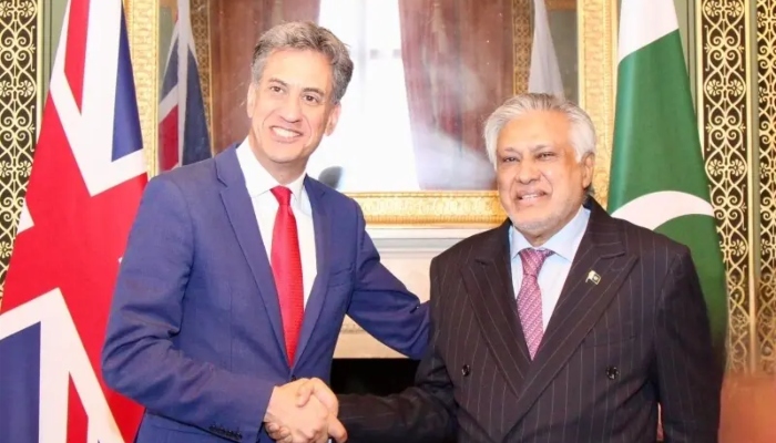 نائب وزیراعظم اسحاق ڈار