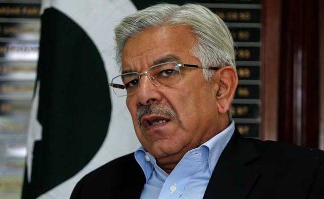 خواجہ آصف کا لاہور ایئرپورٹ کا دورہ