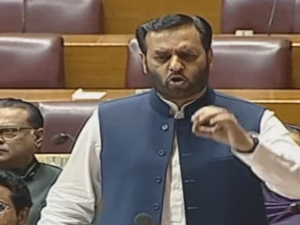 پمز سانحے کے ذمہ دار کسی ایک آدمی کو نہیں چھوڑا جائے گا، وزیر صحت