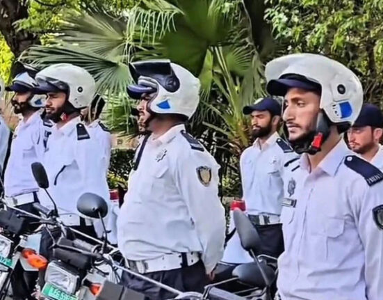 پنجاب بھر میں ٹریفک پولیس کی وردی تبدیل ہوگئی