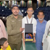 ماں نے گھروں میں برتن مانجے، باپ نے کباڑ بیچا، بیٹے نے لاہور بورڈ میں دوسری پوزیشن حاصل کر لی
