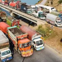 بریکنگ نیوز !ٹرکوں کی ملک گیر ہڑتال ختم کرنے کا اعلان کردیا گیا