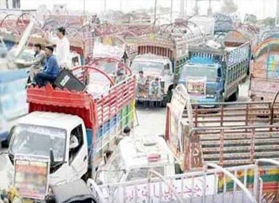 حکومت سے مذاکرات ناکام، گڈز ٹرانسپورٹ اتحاد کا مطالبات کی منظوری تک ہڑتال جاری رکھنے کا اعلان