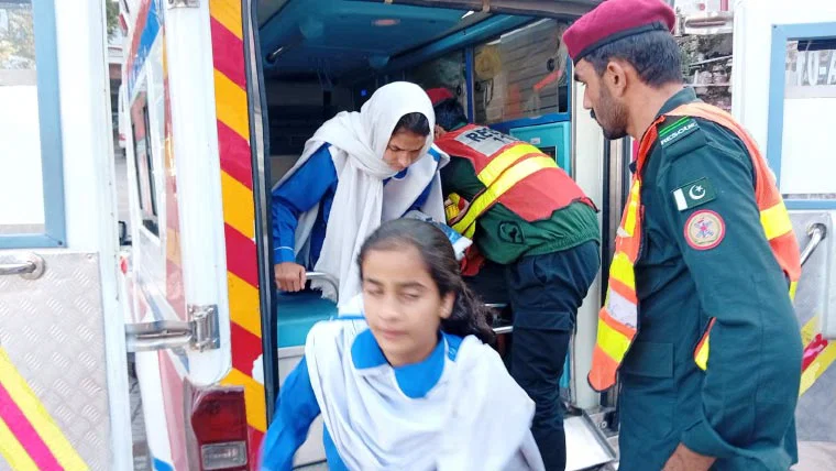 مری: اسکول کے بچوں کی وین کو حادثہ