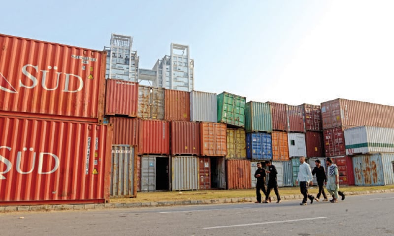 گڈز ٹرانسپورٹرز کا حکومت سے گاڑیوں اور کنٹینرز کا معاوضہ دینے کا مطالبہ