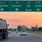 پی ٹی آئی کا لانگ مارچ ملتوی راستے کھول گئے