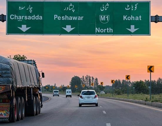 پی ٹی آئی کا لانگ مارچ ملتوی راستے کھول گئے