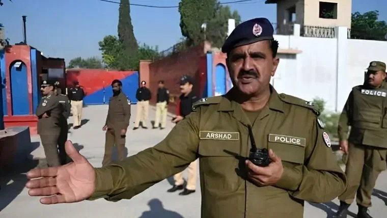 پختونخوا میں ایمرجنسی: اڈیالہ جیل کے اطراف میں سکیورٹی ہائی الرٹ