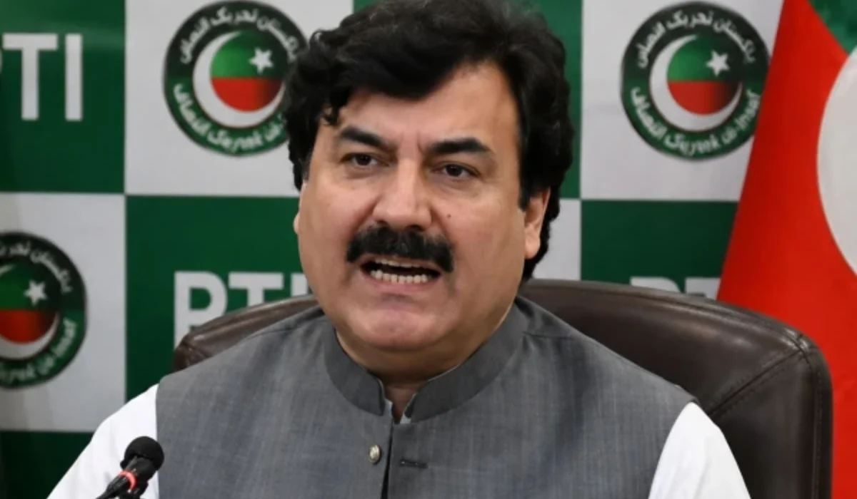 پی ٹی آئی دہشتگردی کی حامی نہیں، جنگ میں فوج کے ساتھ ہیں، شوکت یوسفزئی