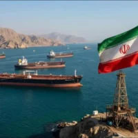 آبنائے ہرمز میں آئل ٹینکر سمندری بارودی سرنگ سے ٹکرانے کے بعد تباہ