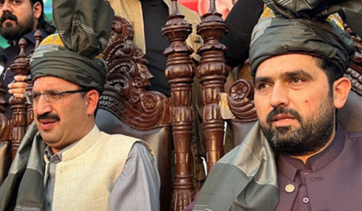 پی ٹی آئی رہنماؤں کا سہیل آفریدی اور جنید اکبر کو گرفتار کیے جانے کا دعویٰ