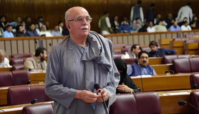 8 ایم این اے غائب ہیں، ہمیں بتایا جائے کہ خیبر پختونخوا کا وزیراعلیٰ کہاں ہے؟ محمود اچکزئی