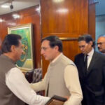 اپوزیشن رہنماؤں نے مذاکرات آگے بڑھانے کیلئے عمران خان سے ملاقات کی شرط رکھ دی