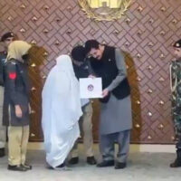 کے پی پولیس کے 54 شہدا کے اہلخانہ میں پلاٹوں کے الاٹمنٹ لیٹرز تقسیم